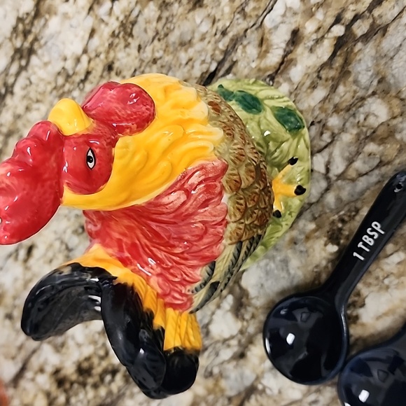 WMG Rooster Ceramic Measuring Spoon Holder Complete with Spoons - Picture 11 of 16